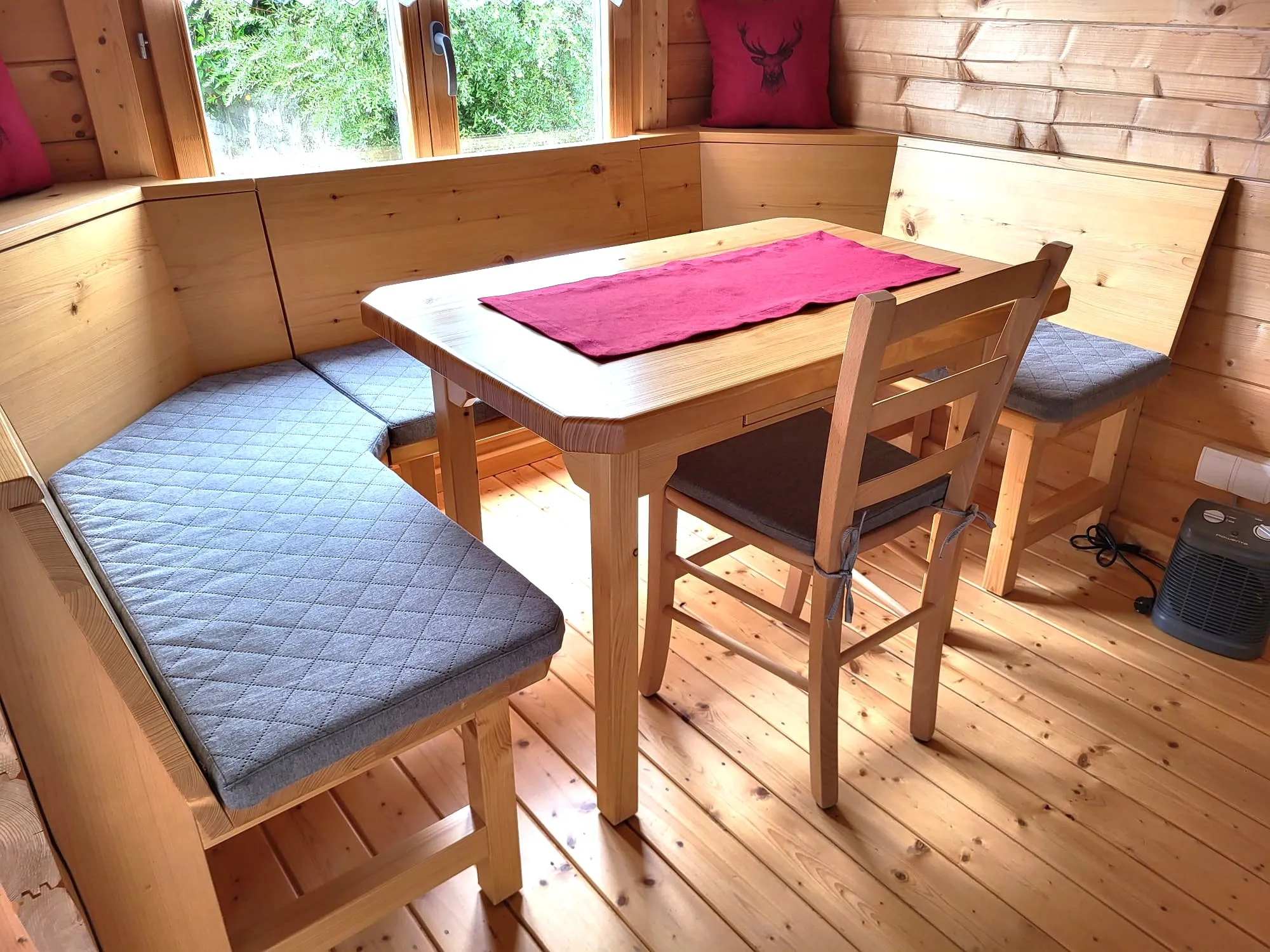 Innenausbau image 3