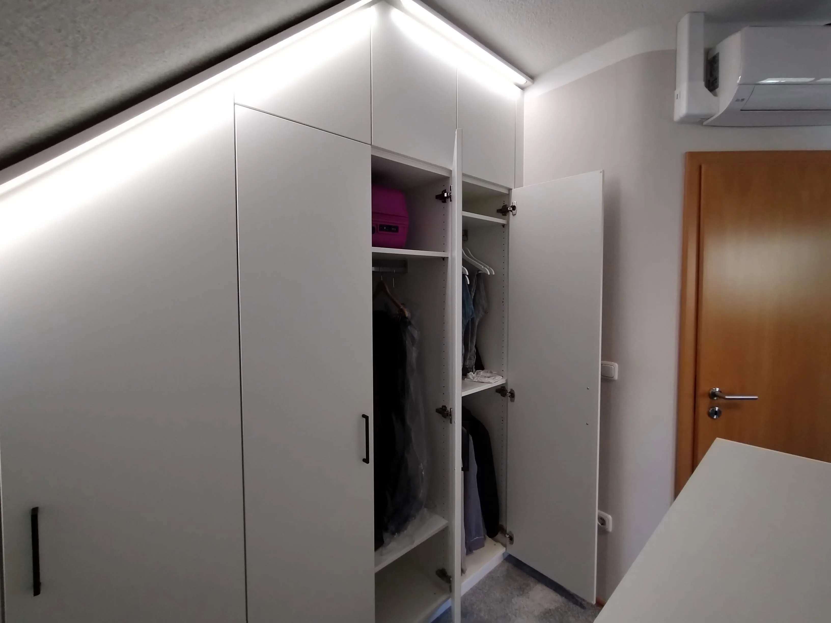 Massivholz-Möbel image 3