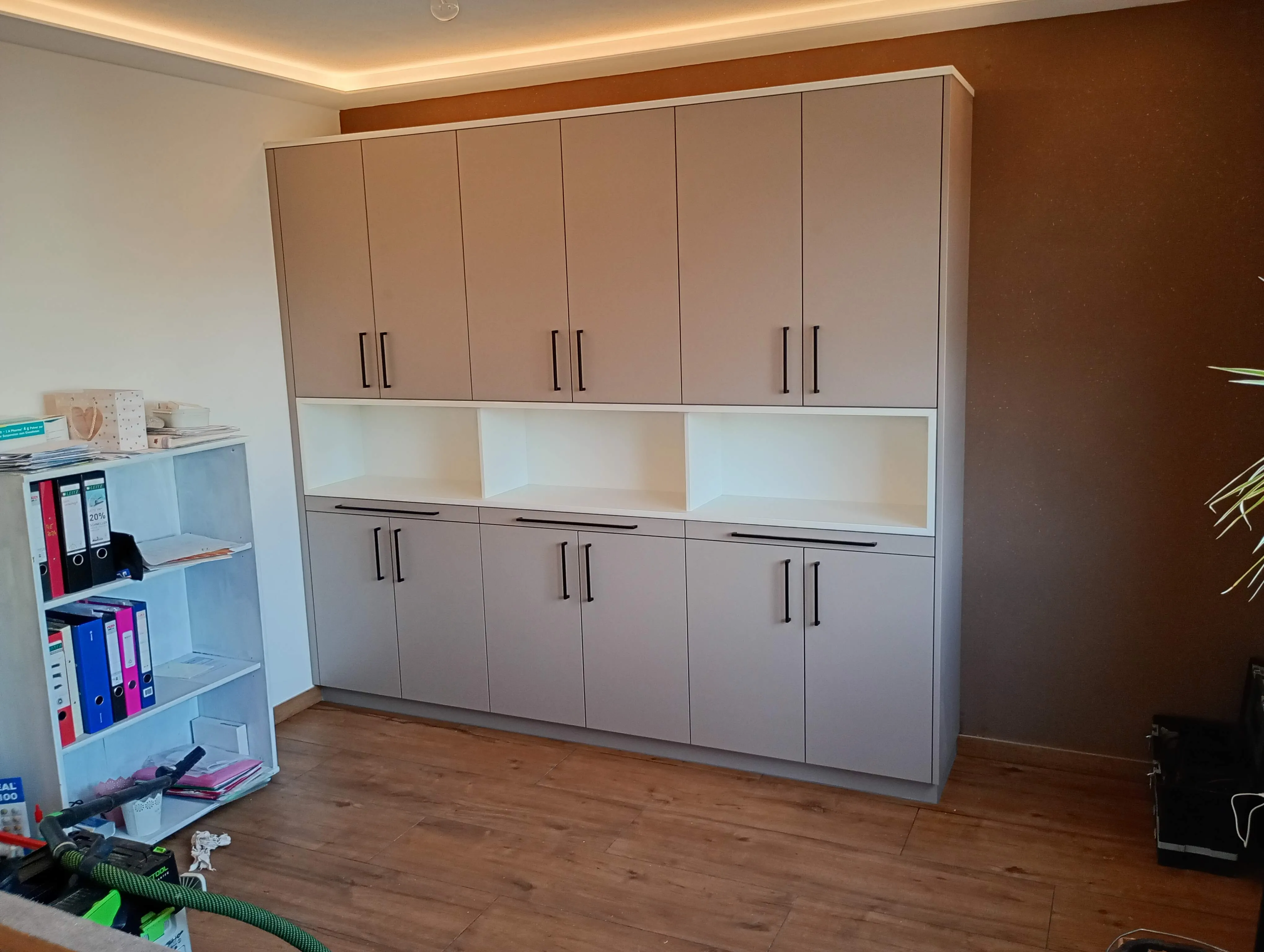 Massivholz-Möbel image 5